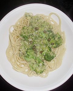 Spaghetti mit Brokkoli - Pistazien - Creme