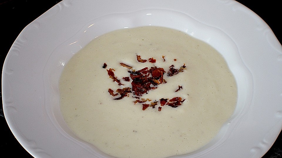 Karfiolcremesuppe mit Speckwürfeln von schildpatt| Chefkoch