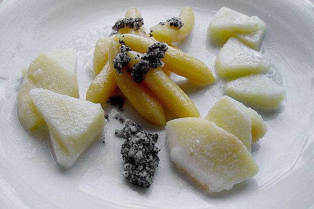 Schupfnudeln mit Apfelsoße und Mohnbutter von Deliyah| Chefkoch
