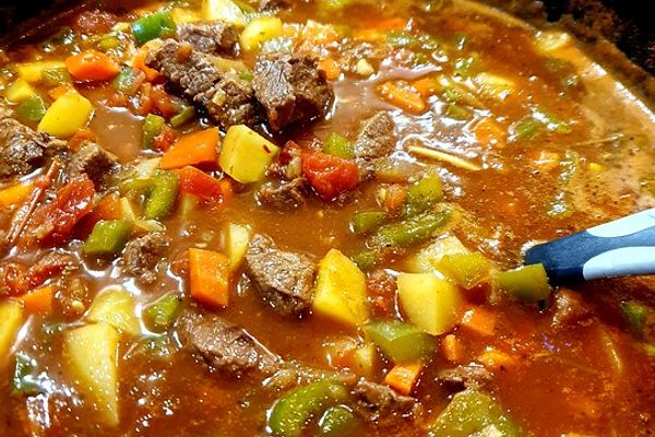 Ungarische Gulaschsuppe von suri5 | Chefkoch Ungarische Gulaschsuppe von suri5 | Chefkoch