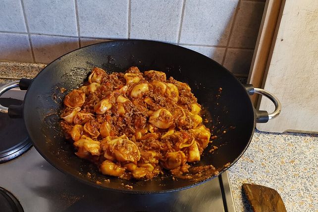Tortellini mit Bolognesesoße von Joannya02| Chefkoch