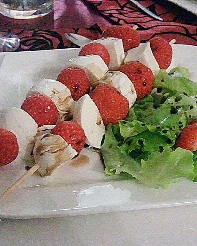 Mozzarella mit Balsamico - Erdbeeren