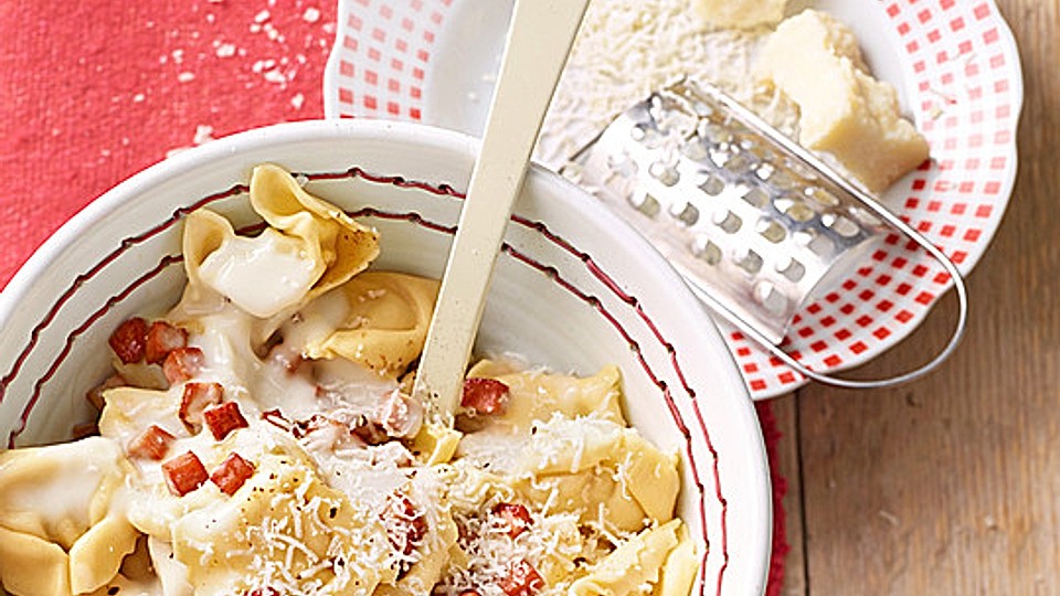 Tortellini alla panna - Schinken-Sahnesauce wie beim Italiener