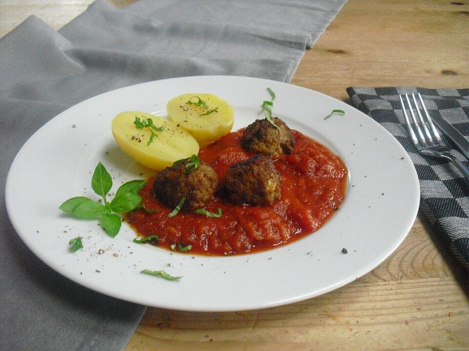 Hackfleischbällchen mit Tomatensoße von Brsingr| Chefkoch