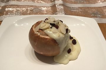 Marzipan-Bratäpfel mit Vanillesauce