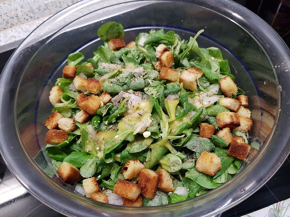 Feldsalat mit Senfdressing und Croutons von angeldust88| Chefkoch