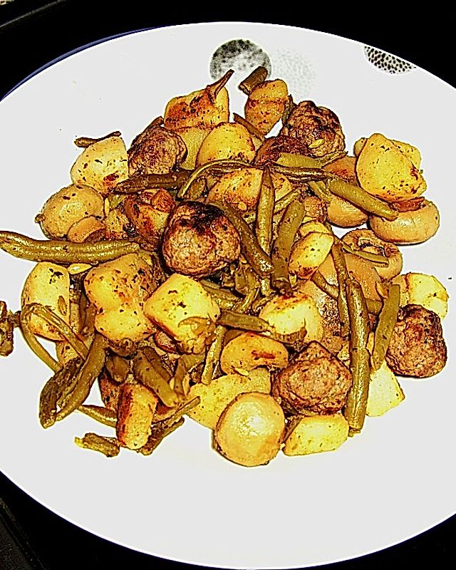 Kartoffel - Gemüse - Pfanne mit Tatar - Bällchen