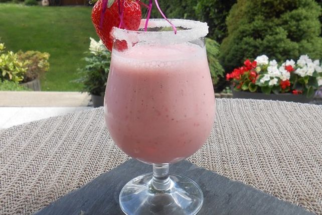 Erdbeer - Lassi von Bluemousetina| Chefkoch