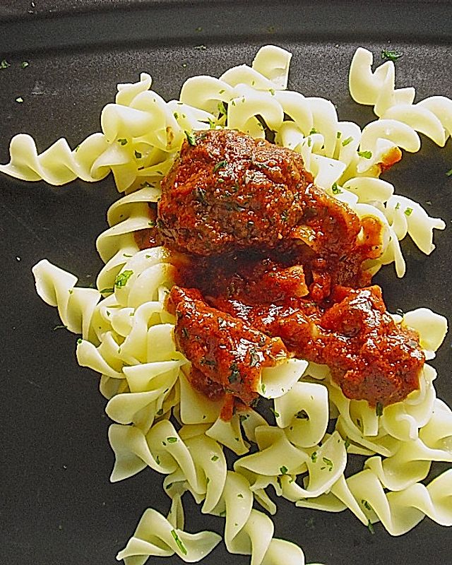 Spaghetti mit Fleischklößchen