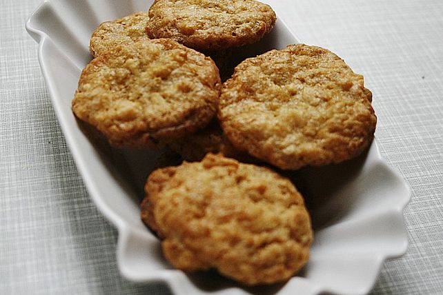 Cookies mit weißer Schokolade, Mandeln und Pinienkernen von dieklane ...