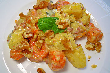 Herbstliche Möhren - Kartoffelpfanne mit Gorgonzola und Walnüssen