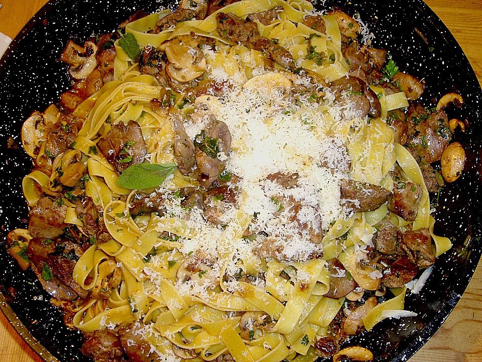 Geflügelleber - Ragout mit Pasta von hershel | Chefkoch