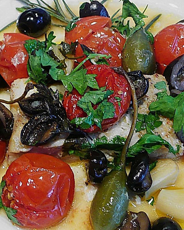 Seeteufel mit Tomaten, Kapern und Oliven