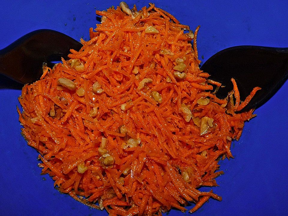 Karottensalat mit Walnüssen von lizzy01| Chefkoch