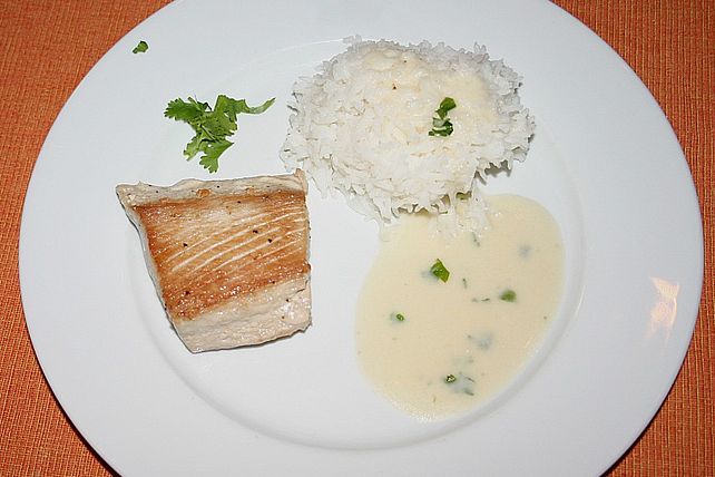 Thunfischsteak mit Kokosmilch - Koriander - Soße von CharlotteHolmes ...