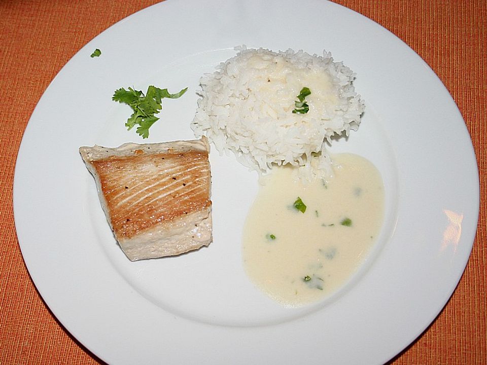 Thunfischsteak mit Kokosmilch - Koriander - Soße von CharlotteHolmes ...