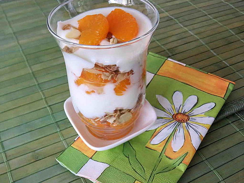 Mandarinen - Quark - Traum mit Mandelkrokant von freßbäckchen| Chefkoch
