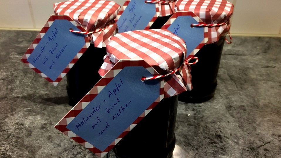 Holunder - Apfel - Gelee mit Zimt von neocard Holunder - Apfel - Gelee mit Zimt von neocard