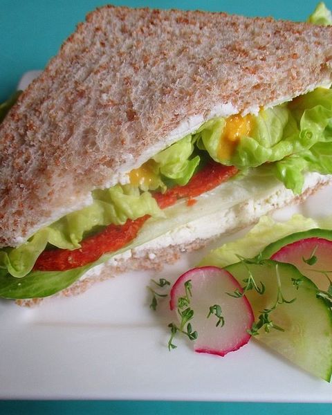 Käse-Sandwich mit Kräuter-Ketchup von Jasmin-Petra-Wenzel