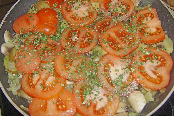 Kartoffel - Champignon - Pfanne mit Tomaten von Nicky0110 | Chefkoch