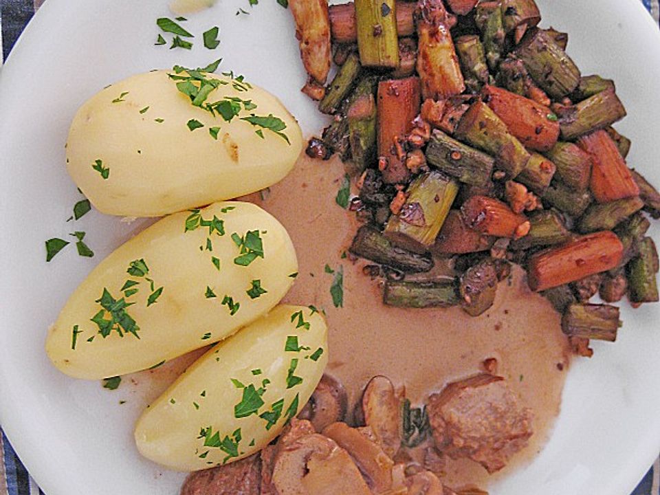 Kalbsragout mit grünem und weißen Spargel von Mathias56| Chefkoch