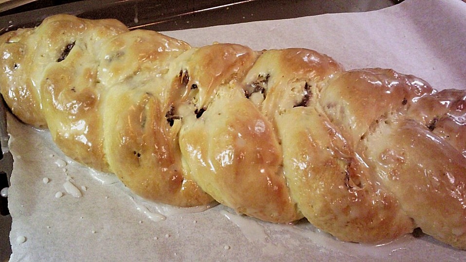 Fruchtiger Hefezopf mit Mohn und Kirschen von Daniela1603