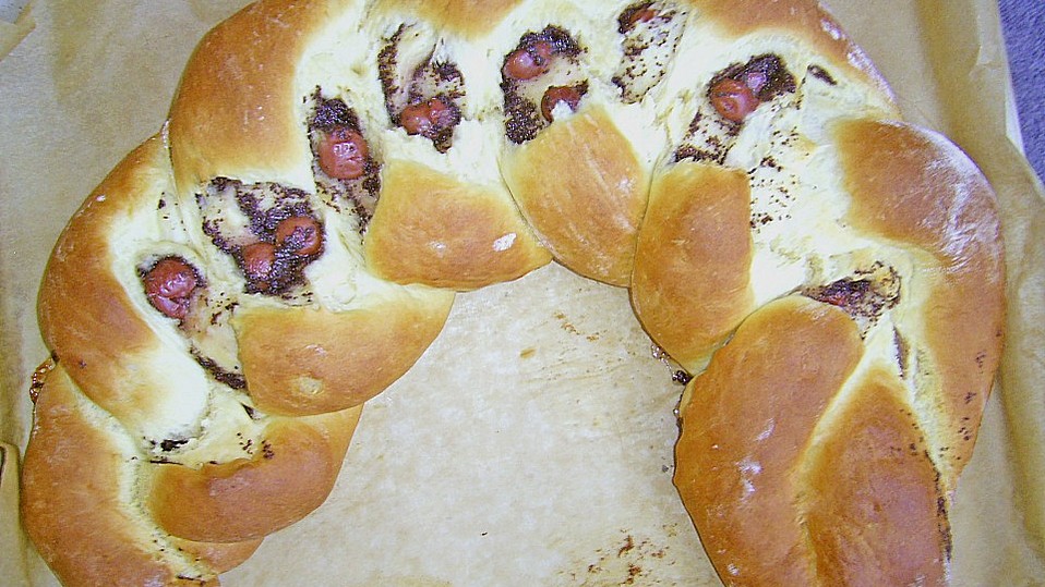 Fruchtiger Hefezopf mit Mohn und Kirschen von Daniela1603