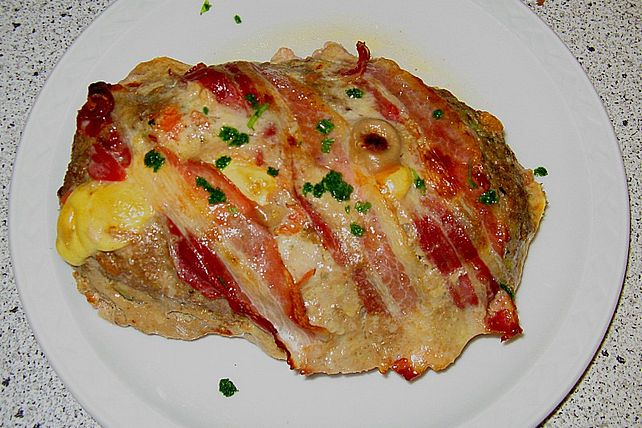 Pfeffer - Käse - Hackbraten mit Möhren und Lauchzwiebeln aus dem ...