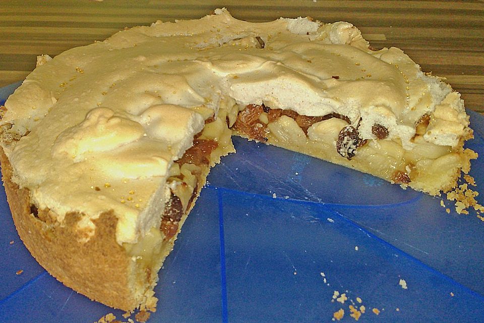 Apfel - Baiser - Kuchen mit Rumrosinen