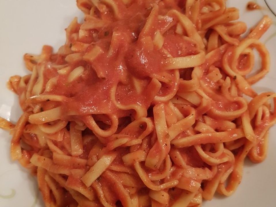 Tagliatelle mit Tomaten - Käse - Soße von sue_ellen| Chefkoch