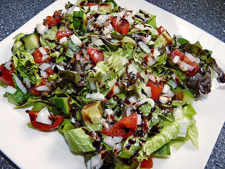 Lollo Rosso Salat mit Gurke und Tomaten von Fannylein| Chefkoch