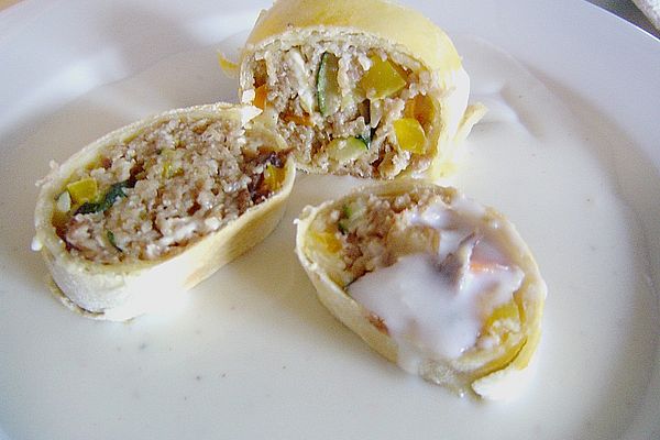 Gemüse - Hack - Strudel mit Bechamelsauce von Cleo13 | Chefkoch Gemüse - Hack - Strudel mit Bechamelsauce von Cleo13 | Chefkoch