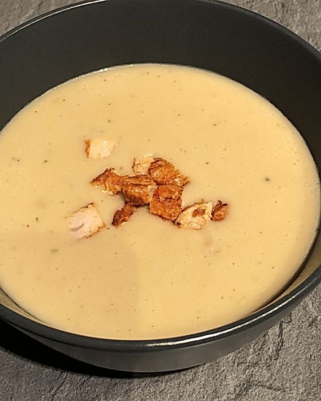 Lauchcremesuppe mit Croutons
