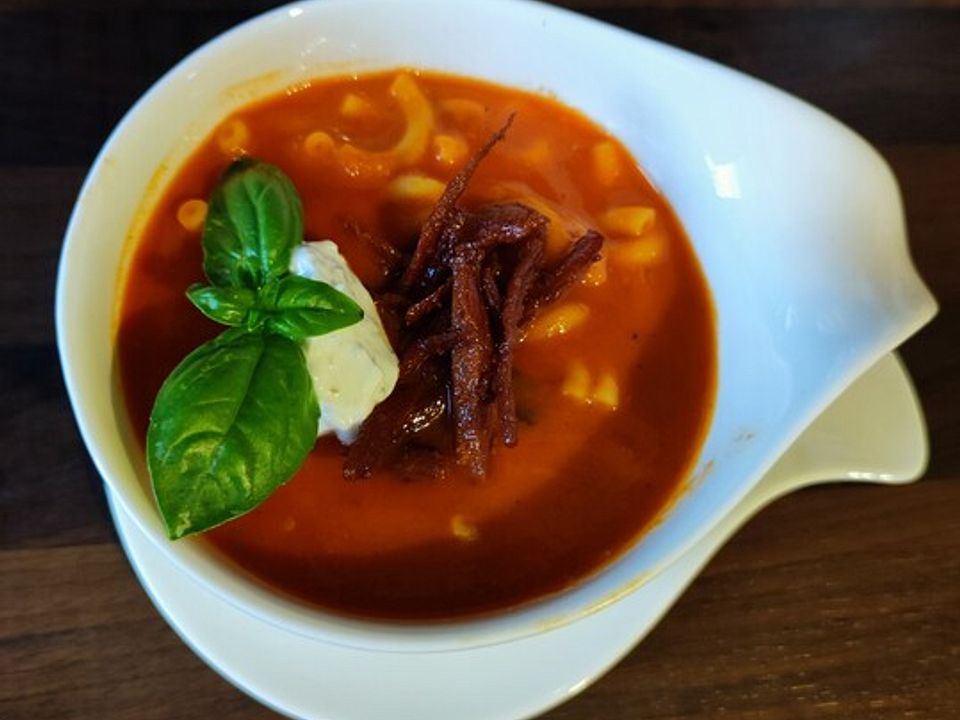 Tomatensuppe mit Nudeln und Basilikum von Ambarenya | Chefkoch Tomatensuppe mit Nudeln und Basilikum von Ambarenya | Chefkoch