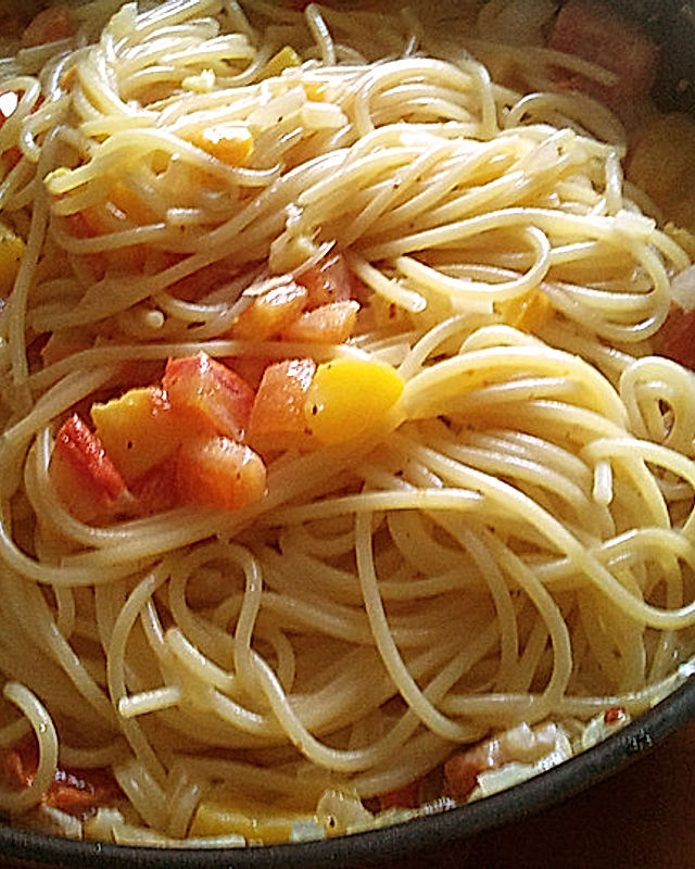 Spaghetti mit Pfirsich-Ingwer-Sauce