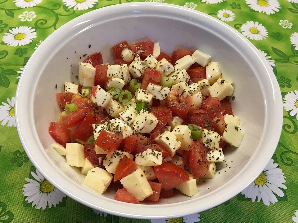 Einfacher Tomate - Mozzarella - Salat von Py-chan | Chefkoch