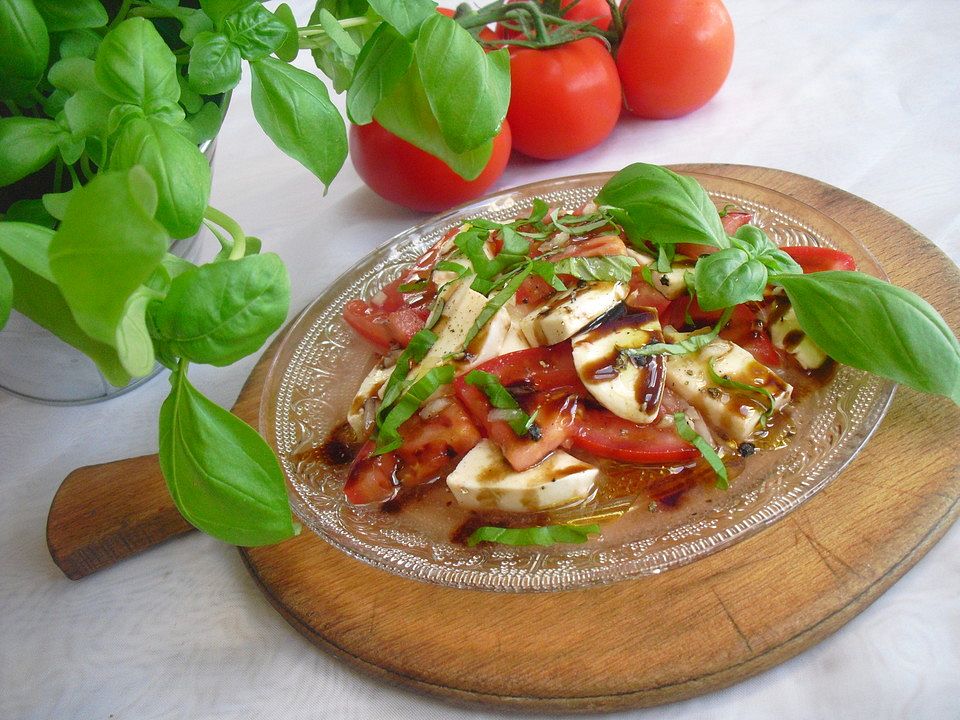 Einfacher Tomate - Mozzarella - Salat von Py-chan | Chefkoch