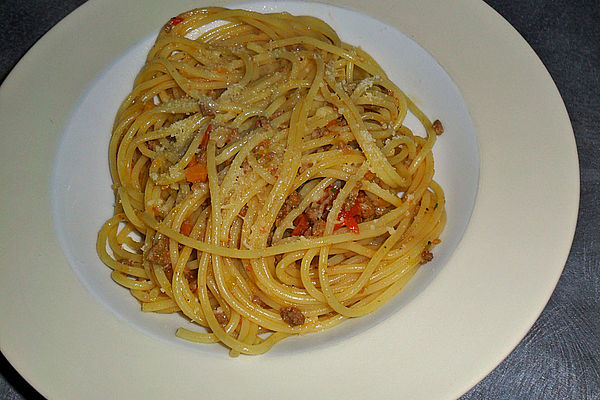 Spaghetti mit pikanter Hackfleischsauce von camouflage165 | Chefkoch