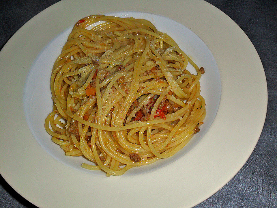 Spaghetti mit pikanter Hackfleischsauce von camouflage165 | Chefkoch