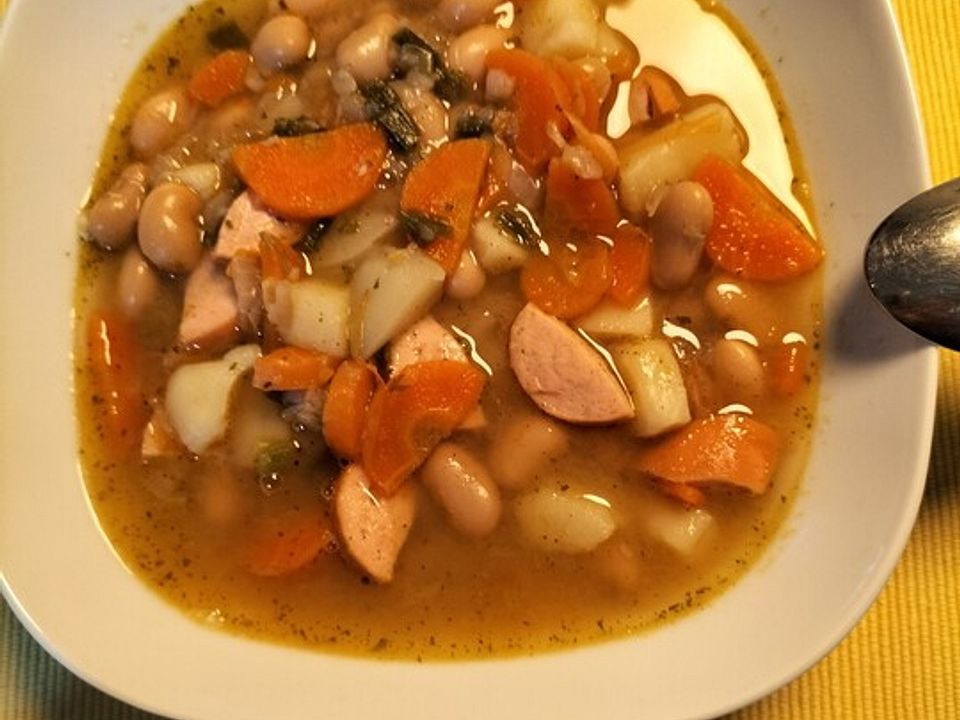 Weiße Bohnen - Suppe mit Bockwürstchen von schokoaffe| Chefkoch