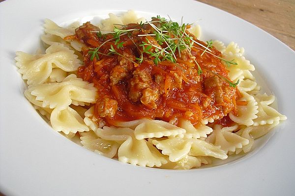 Farfalle mit Möhren und Bratwurst von lissy | Chefkoch