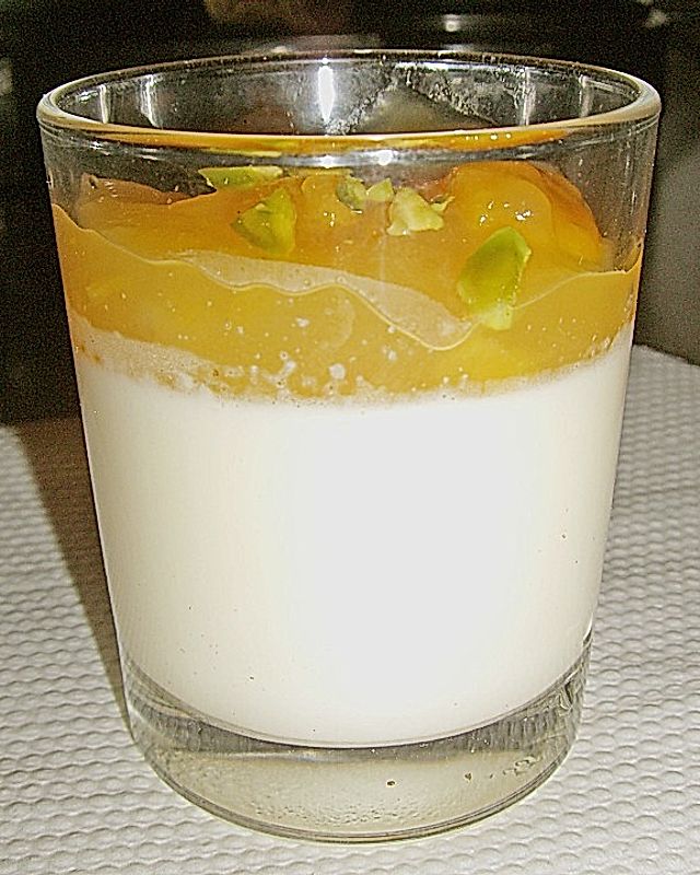 Pannacotta aus Zitronenjoghurt