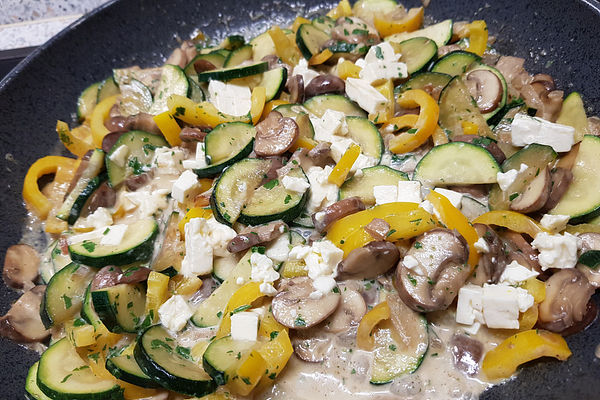 Champignon - Zucchini - Pfanne mit Feta | Chefkoch