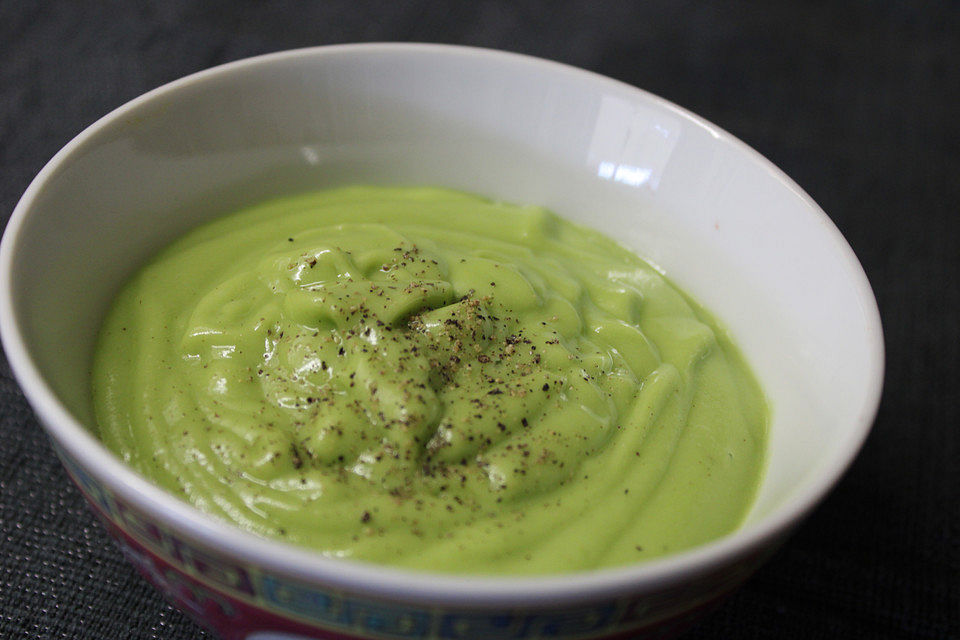 Avocado Basilikum Dip