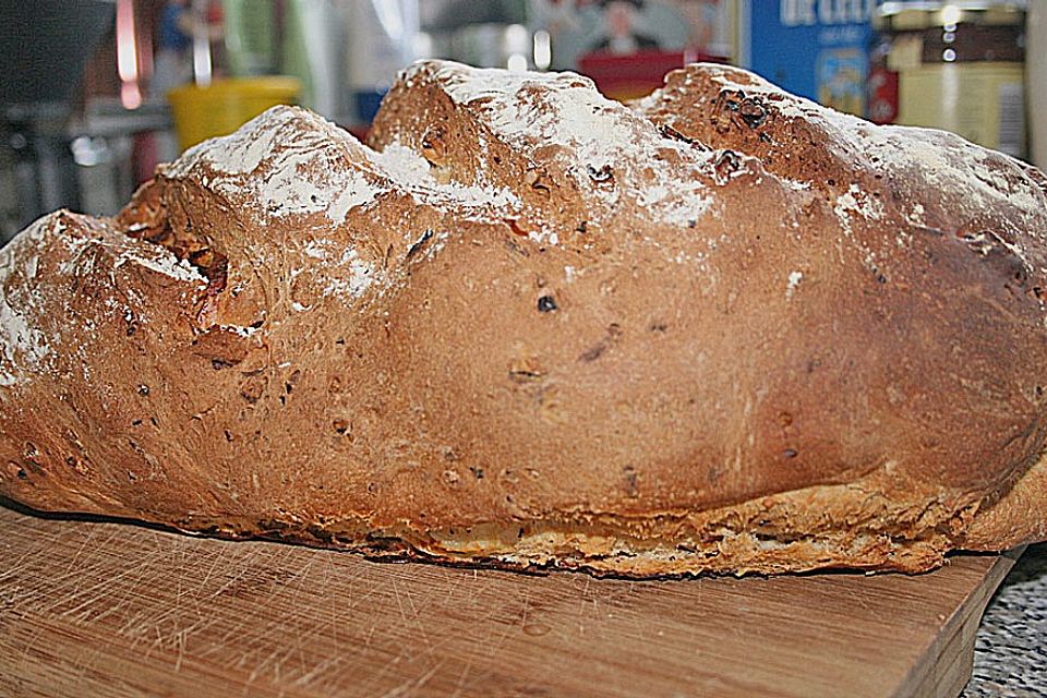 Zucchinibrot mit Schafskäse