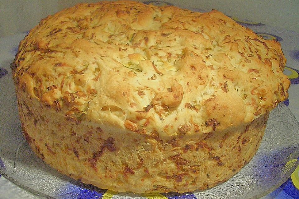 Zucchinibrot mit Schafskäse