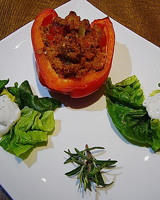 Paprika mit Tomaten - Couscous - Füllung
