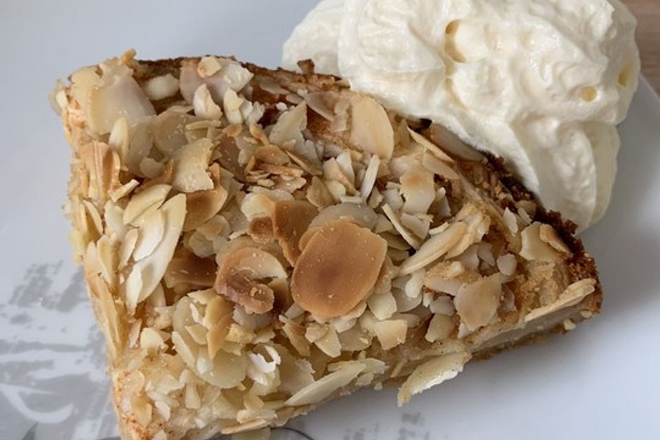 Kleiner Apfel - Amaretto - Kuchen