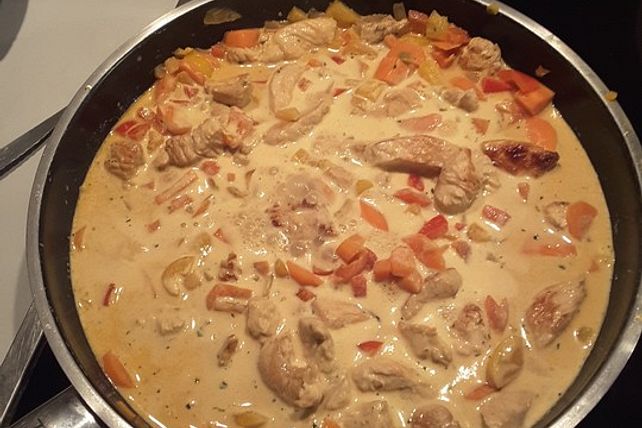 Putengeschnetzeltes mit buntem Gemüse in Weißwein - Sauce von Nyneave ...