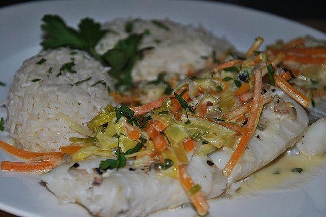 Pangasius mit Weißwein - Gemüse - Sauce von Tryumph800| Chefkoch Pangasius mit Weißwein - Gemüse - Sauce von Tryumph800| Chefkoch